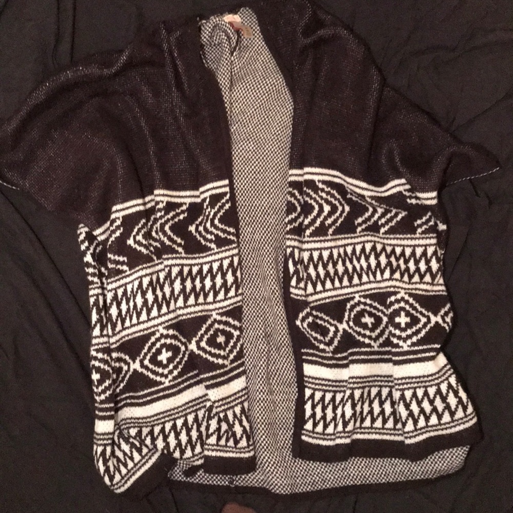 Short sleeve cardigan